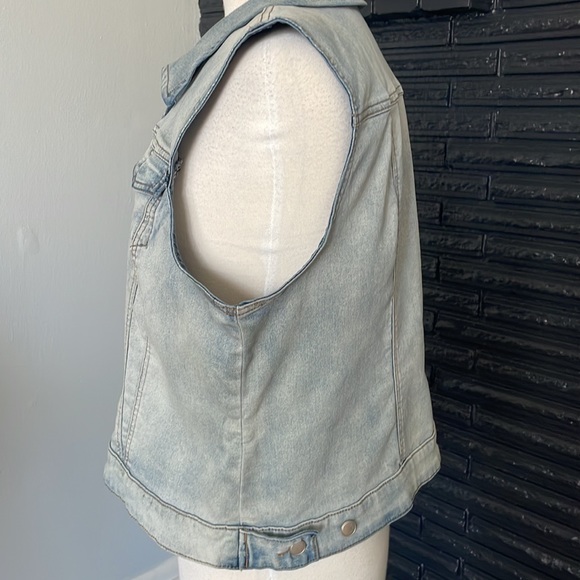 Tribal Jean - Lightweight and roomy jean jacket.  NWOT - Picture 5 of 9